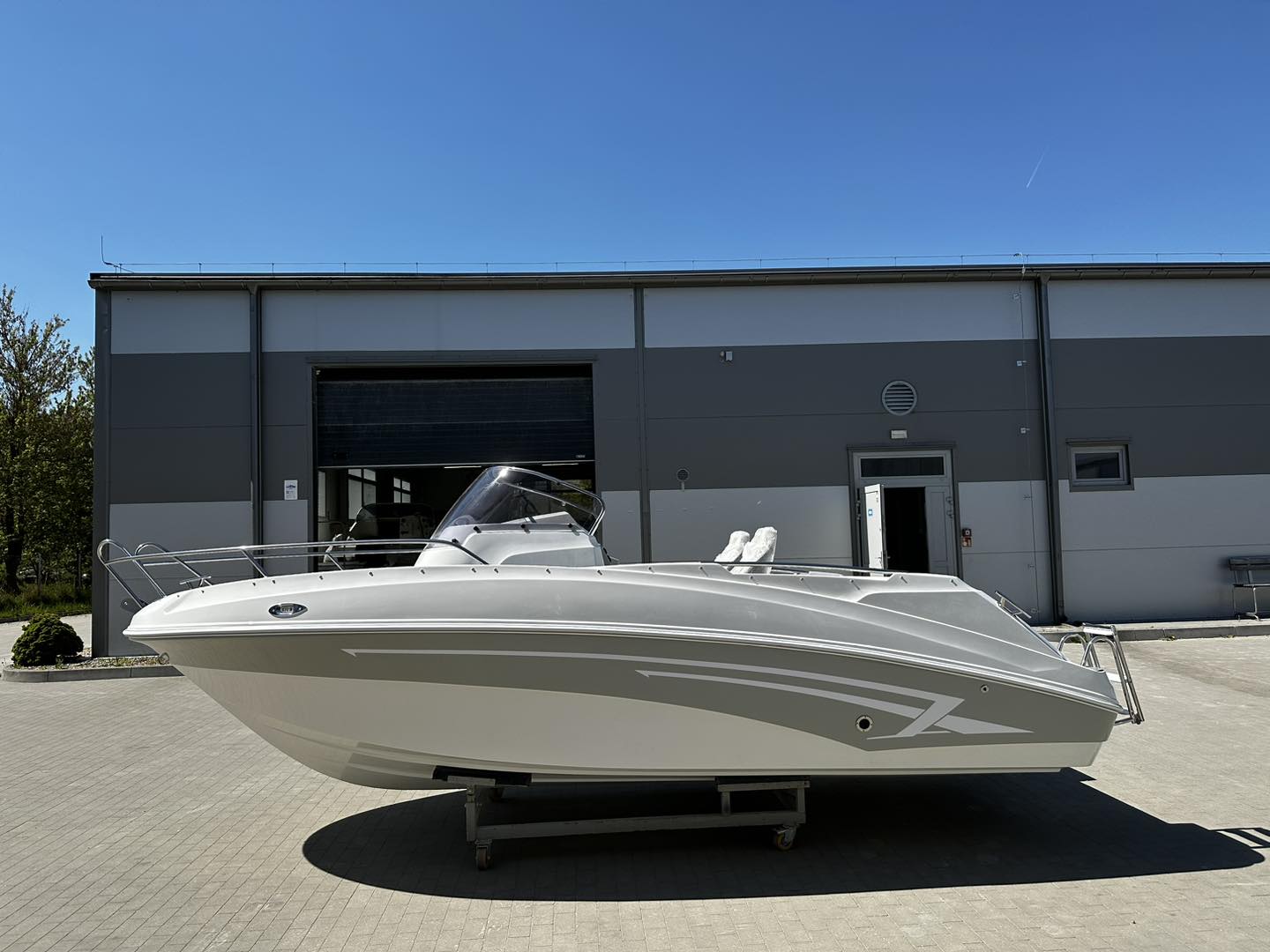 am-565-sundeck